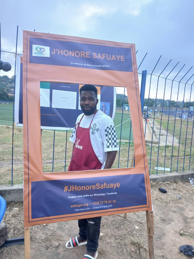 Cadre #JHonoreSafuaye